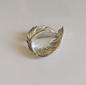 Vintage Circle Feather Silver Brooch